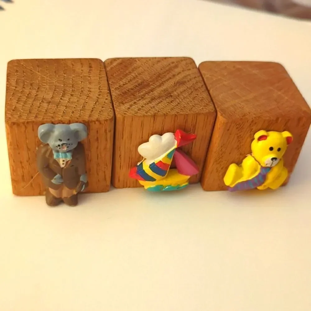 ‎Vintage lot of wooden blocks